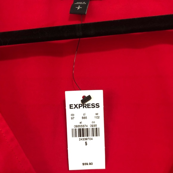 Express twist front blouse - Picture 2 of 3